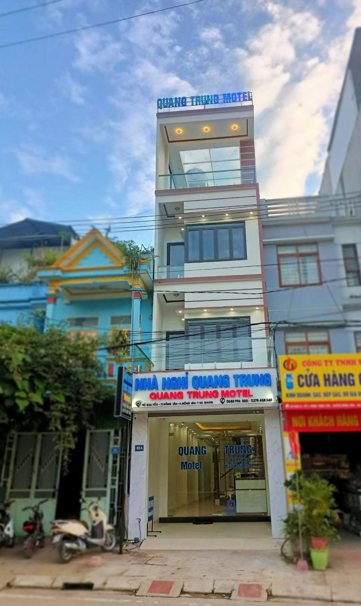 Hotel · Nhà Nghỉ QUANG TRUNG, Dồng Văn