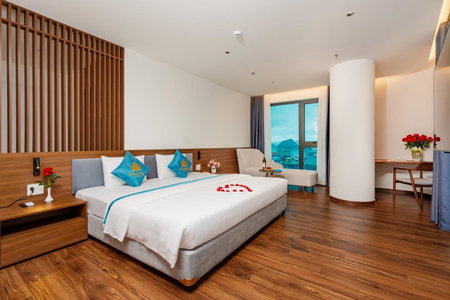 River Way Hotel Ha Long - 500m to Beach, Ha Long, Vietnam