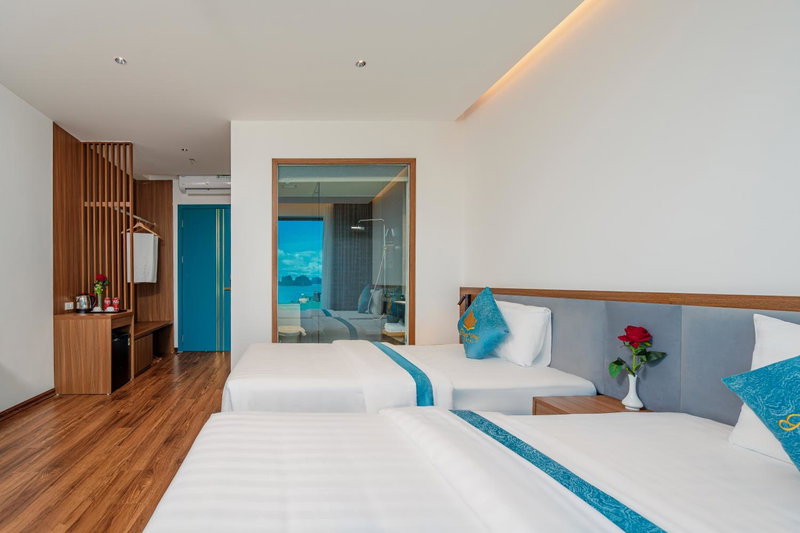 River Way Hotel Ha Long - 500m to Beach, Ha Long, Vietnam