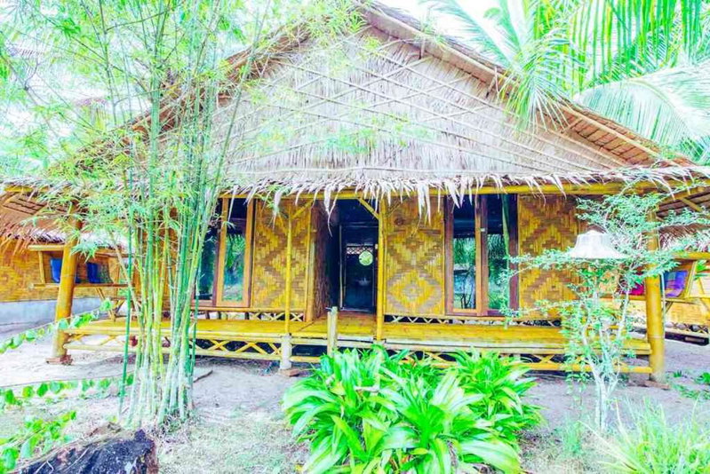 Bananas Resort & Restaurant, Tha Lane Bay, Thailand