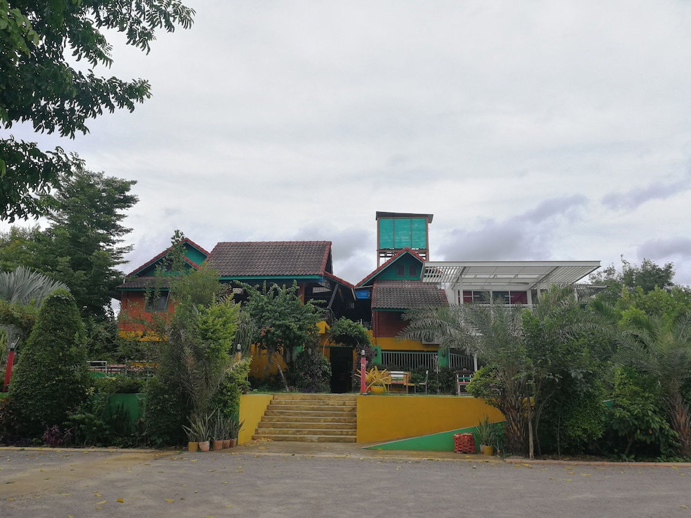 Hotel · Frontier Homestel, Suan Phueng