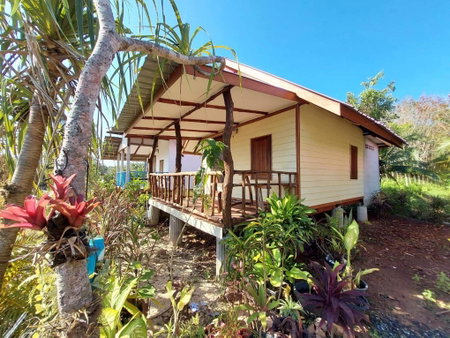 Blue Sky Bungalow, Ko Jum, Thailand