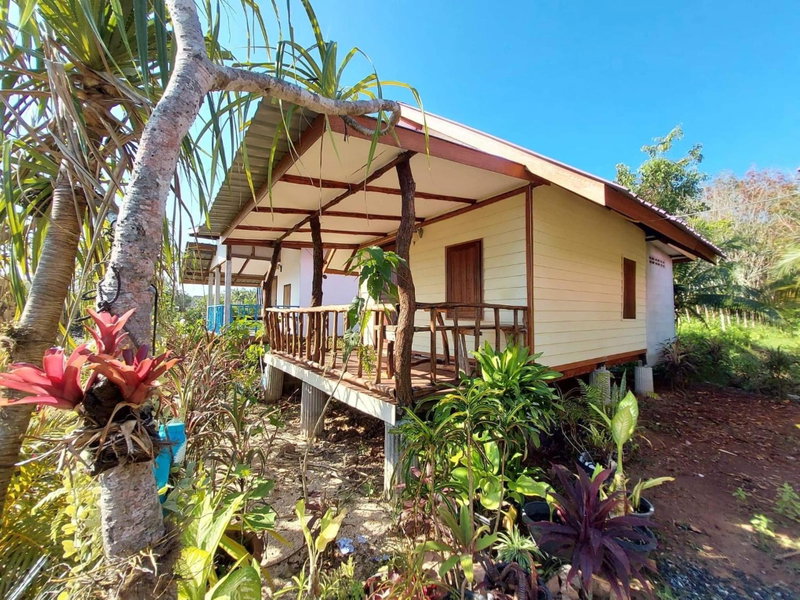 Blue Sky Bungalow, Ko Jum, Thailand