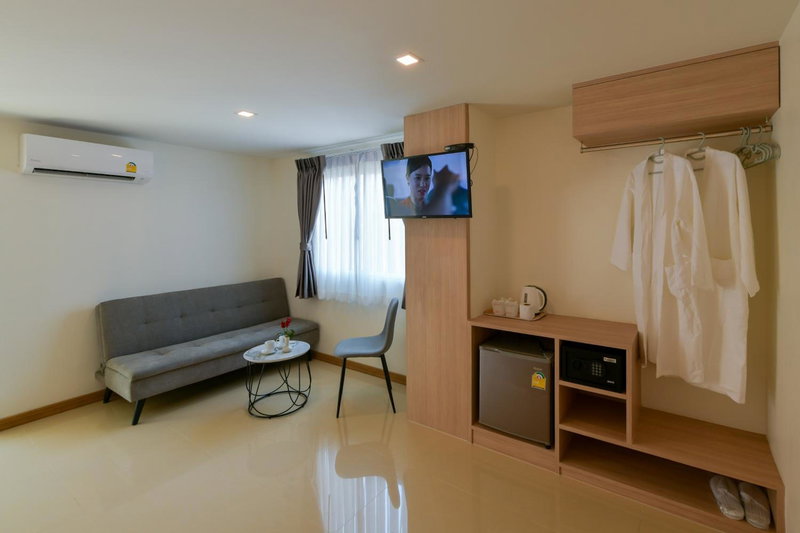 Iris Palace, Pattaya South, Thailand