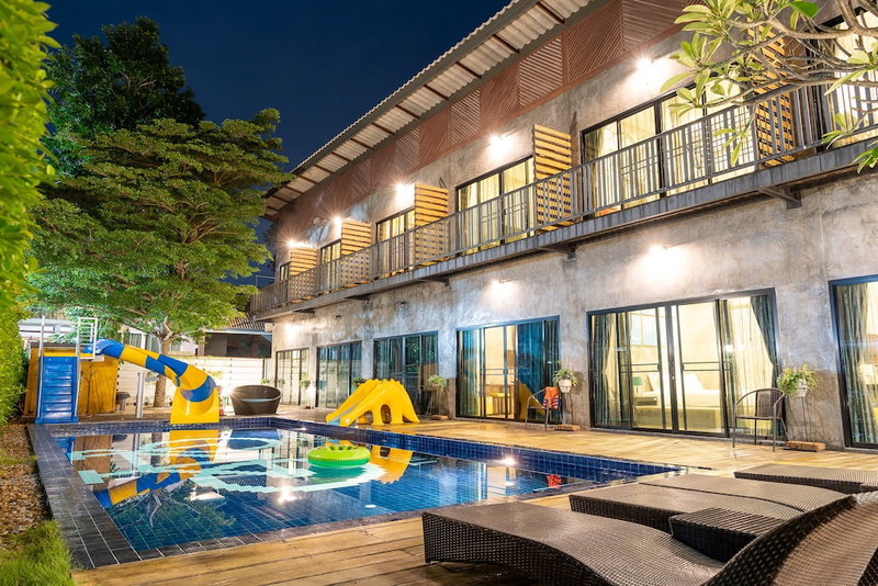 The Bike Loft Family Hostel, Hua Hin, Thailand