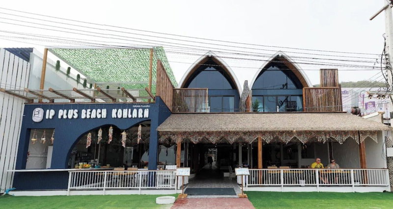 IP Plus Beach Resort, Koh Lan, Thailand