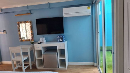 IP Plus Beach Resort, Koh Lan, Thailand