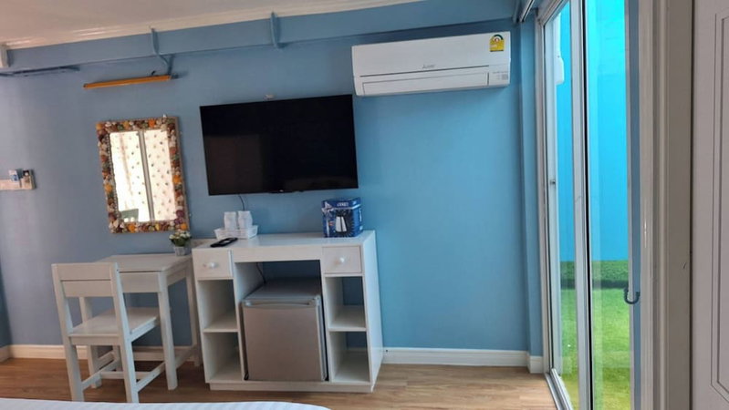 IP Plus Beach Resort, Koh Lan, Thailand