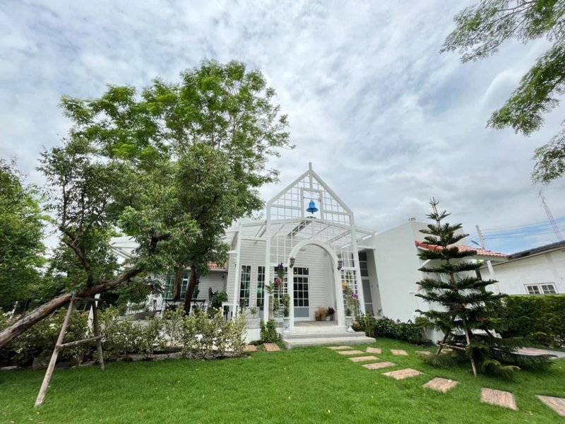 Me and Tree Villa, Kaeng Khoi, Thailand