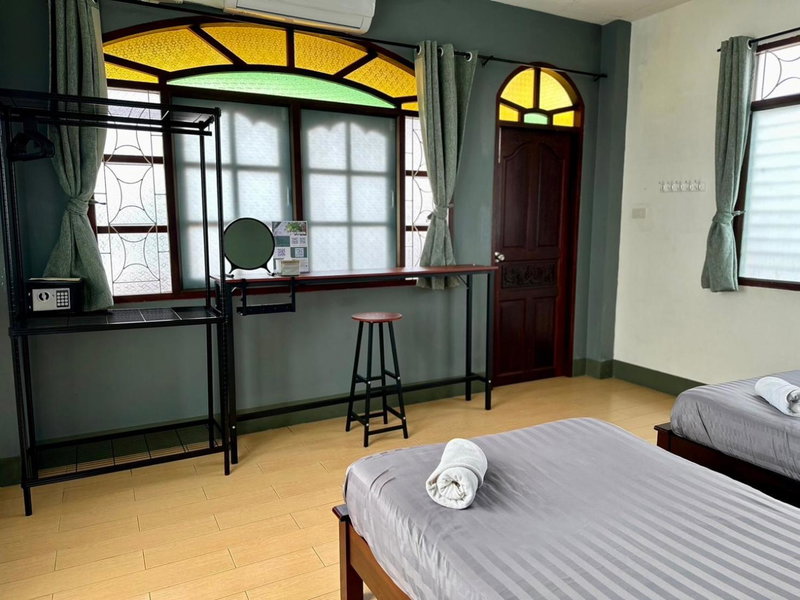 Niece Hostel Phuket - Bangtao Beach, Ban Thalat Choeng Thale, Thailand