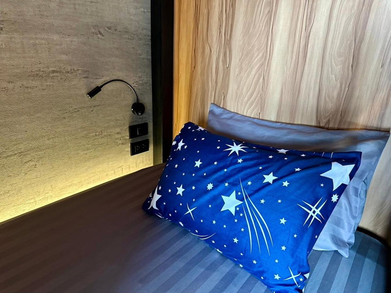 Niece Hostel Phuket - Bangtao Beach, Ban Thalat Choeng Thale, Thailand