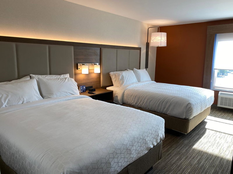 Holiday Inn Express & Suites Chatsworth by IHG, Chatsworth, United States