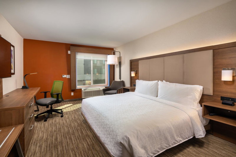 Holiday Inn Express & Suites Chatsworth by IHG, Chatsworth, United States
