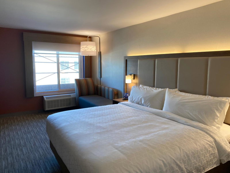 Holiday Inn Express & Suites Chatsworth by IHG, Chatsworth, United States