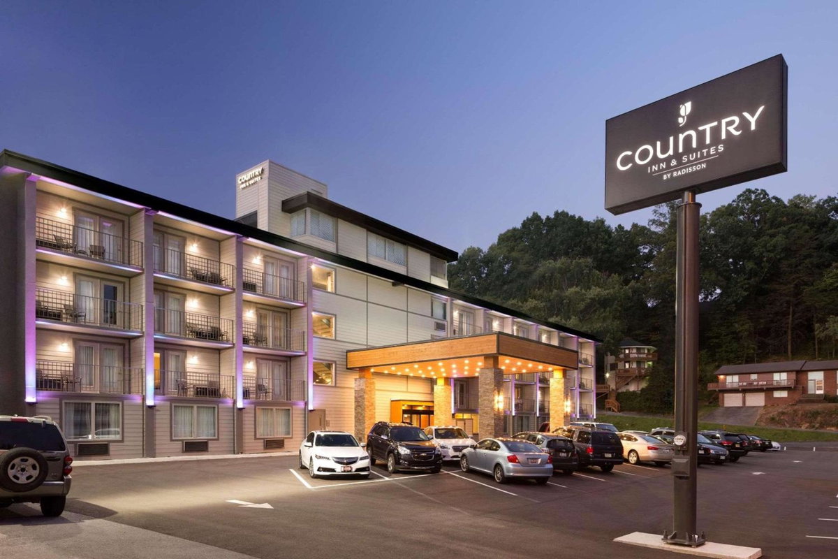 Country Inn & Suites Downtown Convention Center by Radisson, Gatlinburg, TN, United States