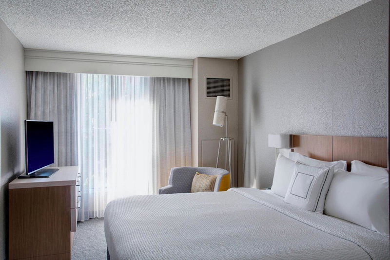 Courtyard by Marriott New Orleans Warehouse Arts District, New Orleans, United States