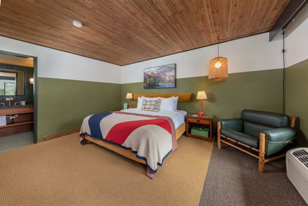 Station House Inn - Near Heavenly Gondola, South Lake Tahoe, United States