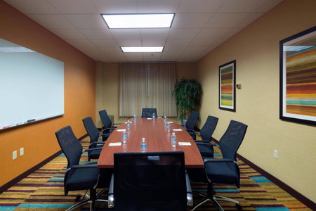 Fairfield Inn & Suites by Marriott Newark Liberty International Airport, Newark, United States