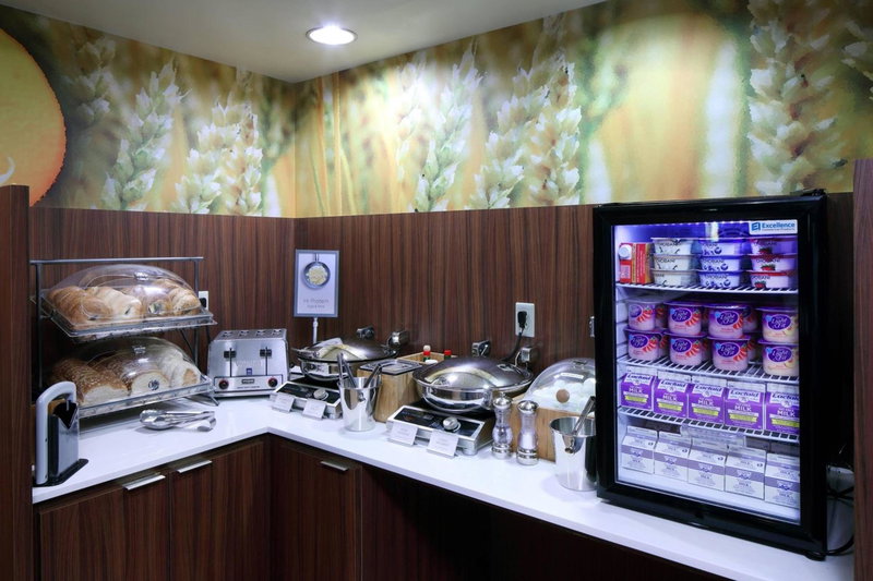Fairfield Inn & Suites by Marriott Newark Liberty International Airport, Newark, United States