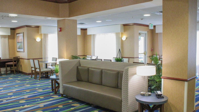 Holiday Inn Express Hotel & Suites Manchester - Airport by IHG, Manchester, United States