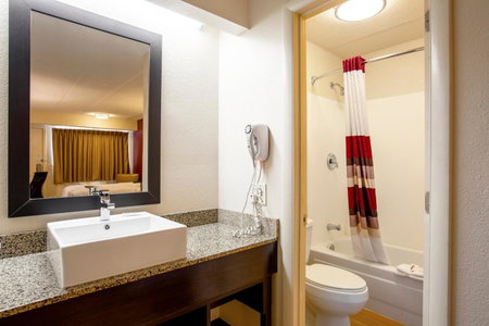 Red Roof Inn PLUS+ Pittsburgh East - Monroeville, Monroeville, United States