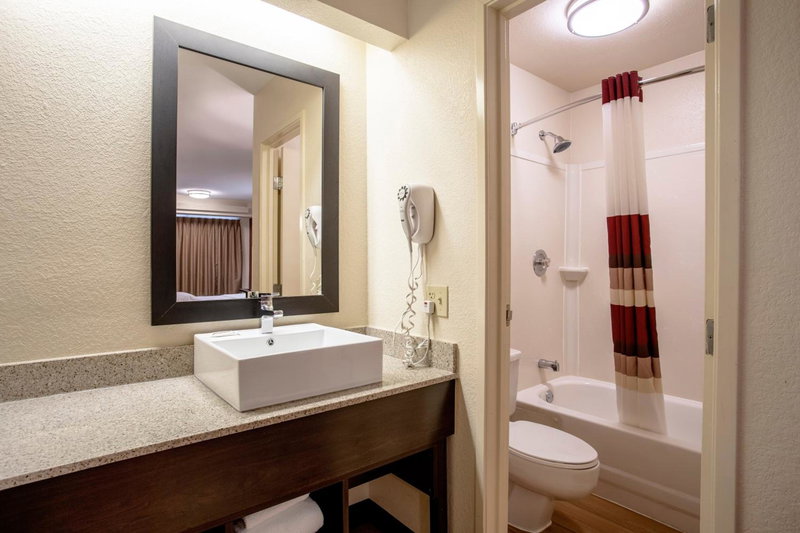 Red Roof Inn PLUS+ Pittsburgh East - Monroeville, Monroeville, United States