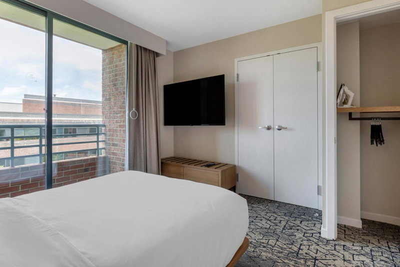 Sheraton Suites Old Town Alexandria, Alexandria, United States