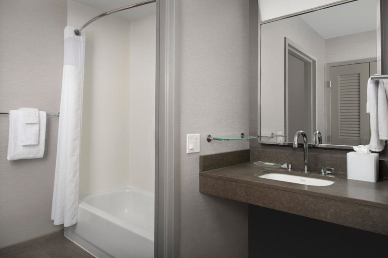 Courtyard by Marriott Savannah Downtown - Historic District, Savannah, United States