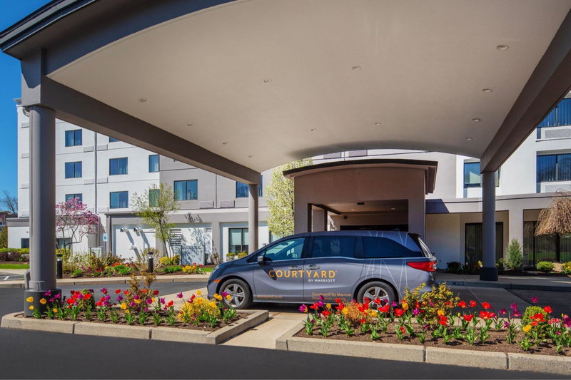 Courtyard by Marriott Providence Lincoln, Lincoln, United States