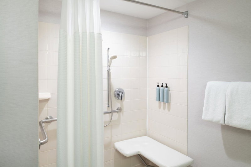Courtyard by Marriott Providence Lincoln, Lincoln, United States