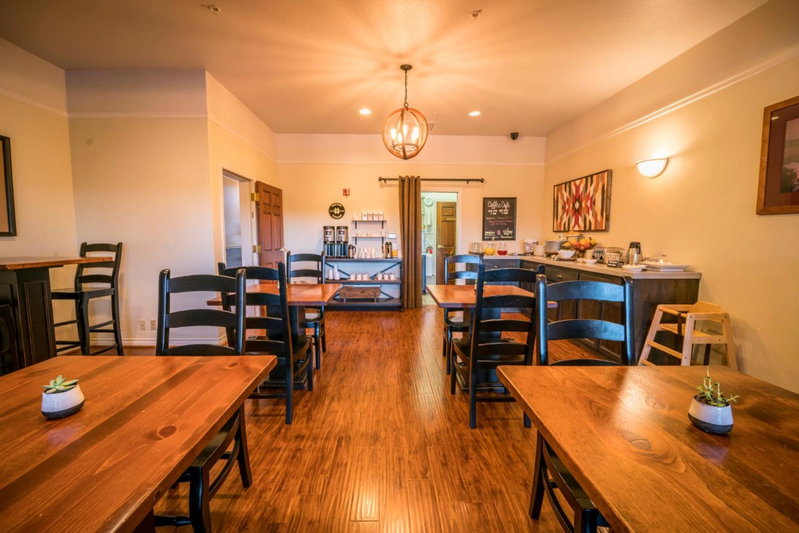 Pine Ridge Inn, Bend, United States