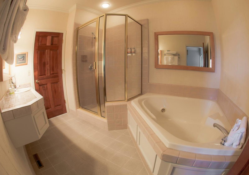 Pine Ridge Inn, Bend, United States