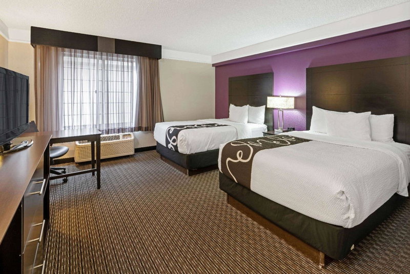 La Quinta Inn & Suites by Wyndham Phoenix Scottsdale, Scottsdale, United States