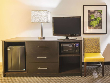 La Quinta Inn & Suites by Wyndham Phoenix Scottsdale, Scottsdale, United States