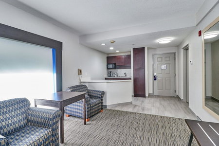 Holiday Inn Express Hotel & Suites Clearwater US 19 North by IHG, Clearwater, United States