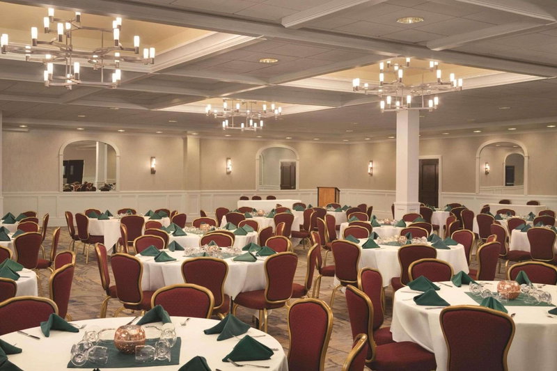 DoubleTree by Hilton Providence Airport Warwick, Warwick, United States