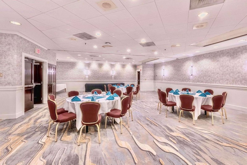 DoubleTree by Hilton Providence Airport Warwick, Warwick, United States