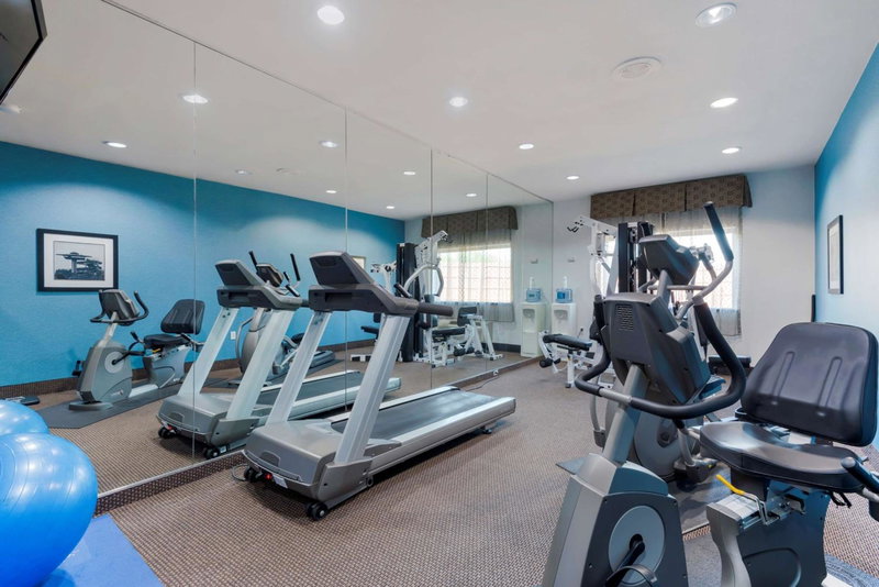 Best Western Plus Arlington North Hotel & Suites, Arlington, United States