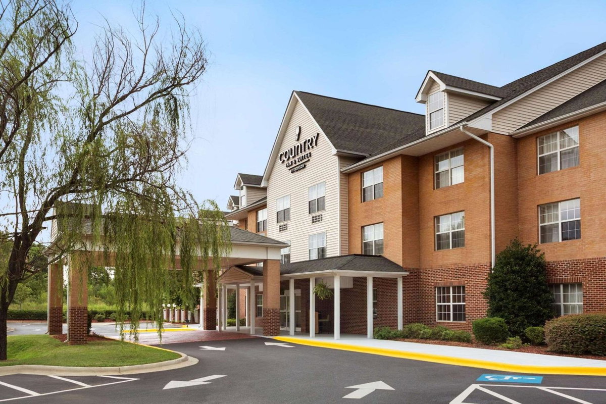 Hotel · Country Inn & Suites by Radisson, Charlotte University Place, NC, Charlotte