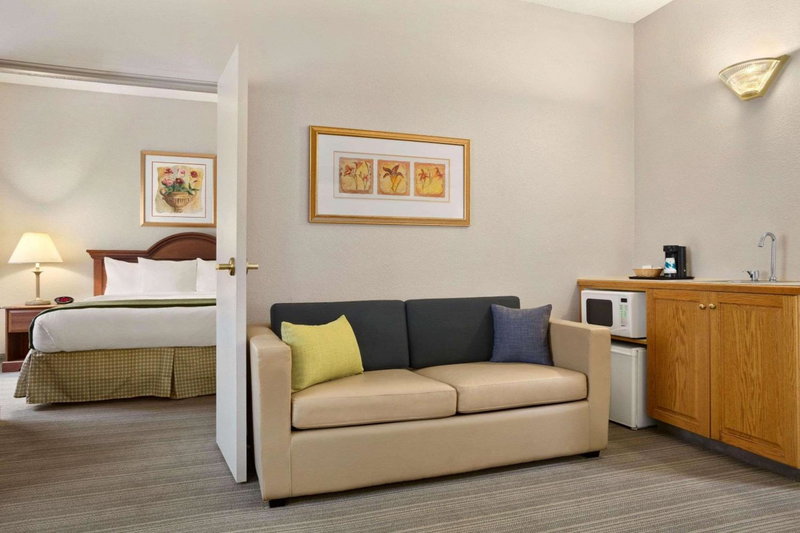 Country Inn & Suites by Radisson, Charlotte University Place, NC, Charlotte, United States