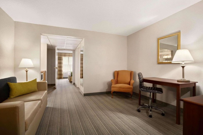 Country Inn & Suites by Radisson, Charlotte University Place, NC, Charlotte, United States