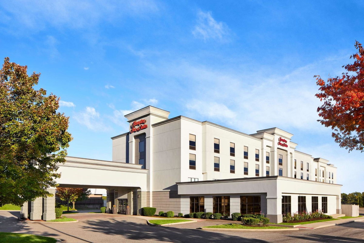 Hotel · Hampton Inn & Suites West Haven, West Haven