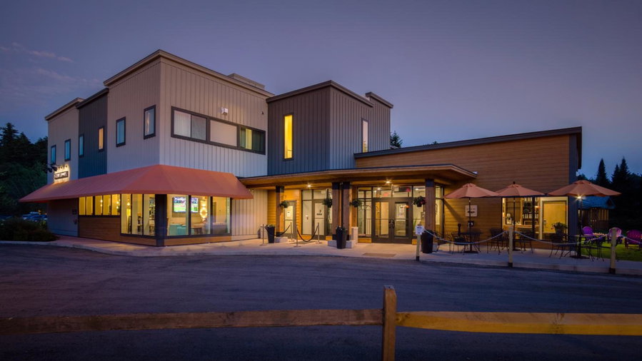 Sun & Ski Inn and Suites, Stowe, United States