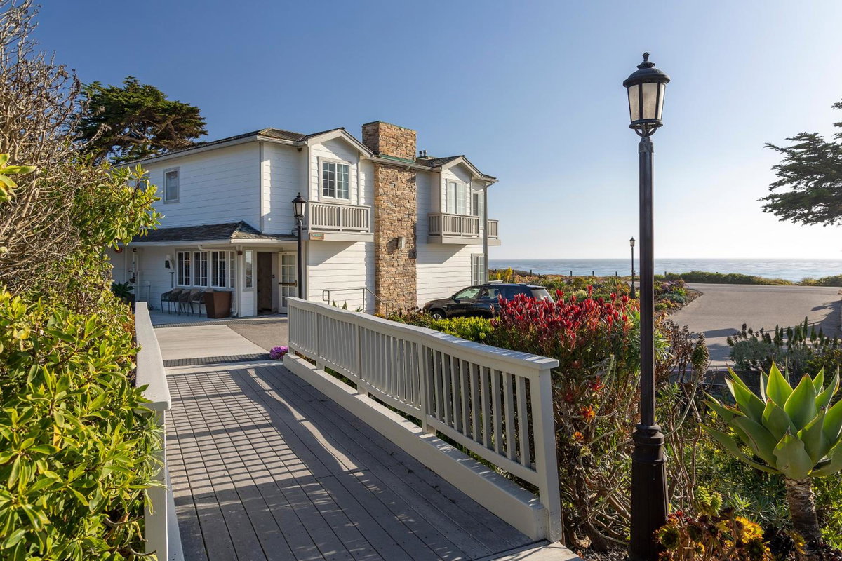 Hotel · Pelican Inn & Suites, Cambria