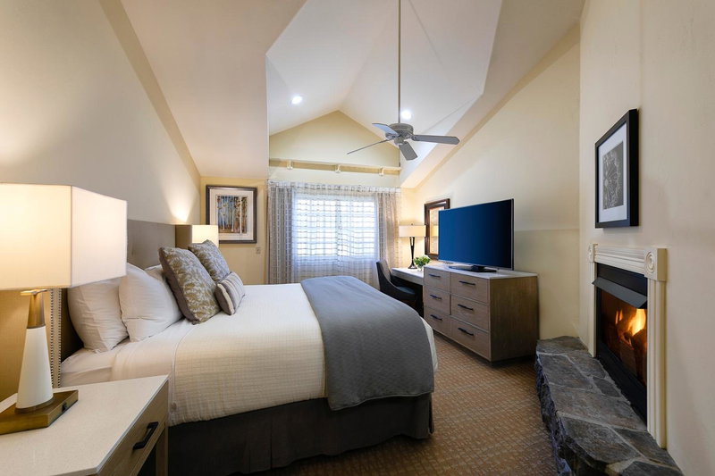 Pelican Inn & Suites, Cambria, United States