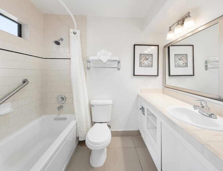 Pelican Inn & Suites, Cambria, United States