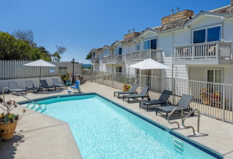 Pelican Inn & Suites, Cambria, United States
