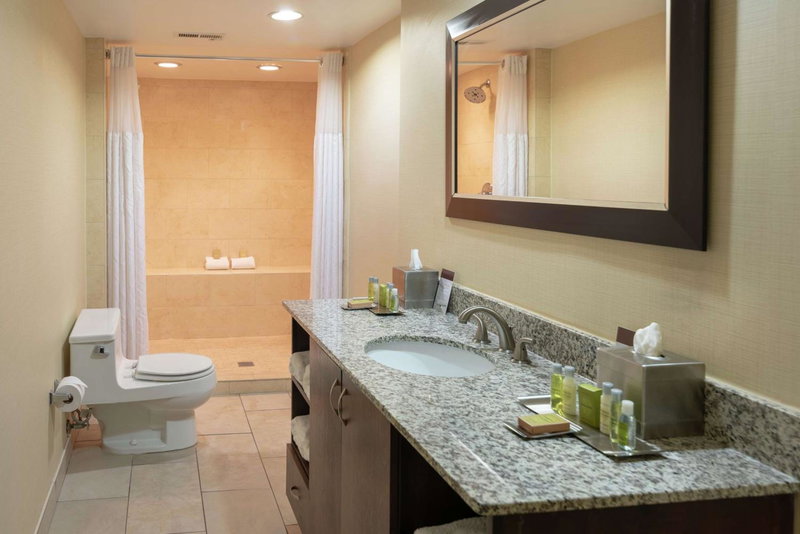 DoubleTree by Hilton Norfolk Airport, Norfolk, United States
