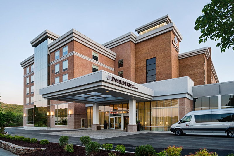 DoubleTree by Hilton Hotel Bristol, Bristol, United States