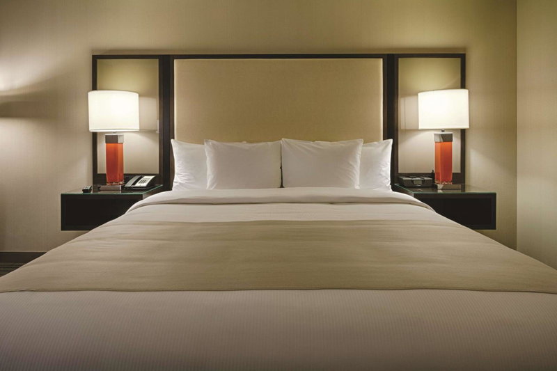 DoubleTree by Hilton Hotel Bristol, Bristol, United States